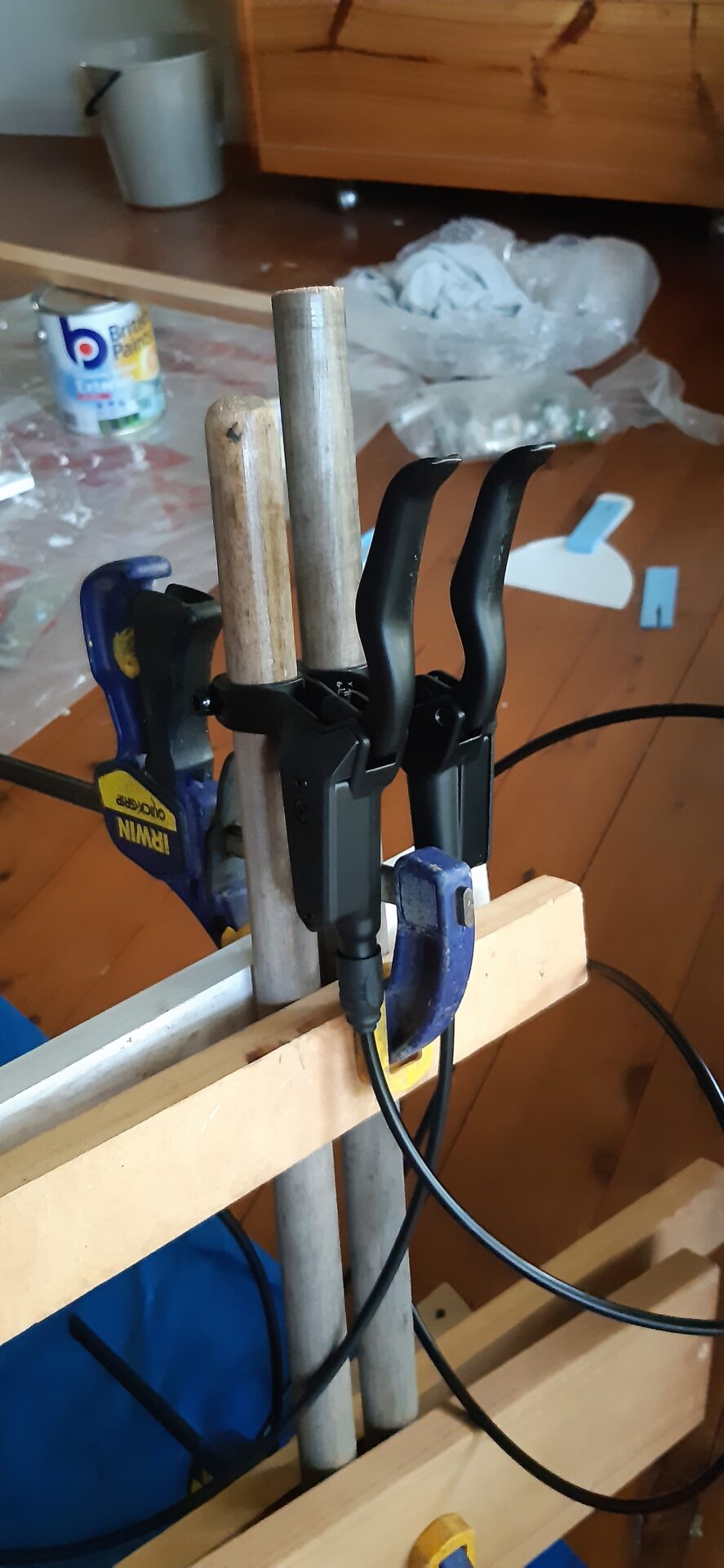 {static}/images/2024/2024-11-30-lever-dowel-mount.jpg